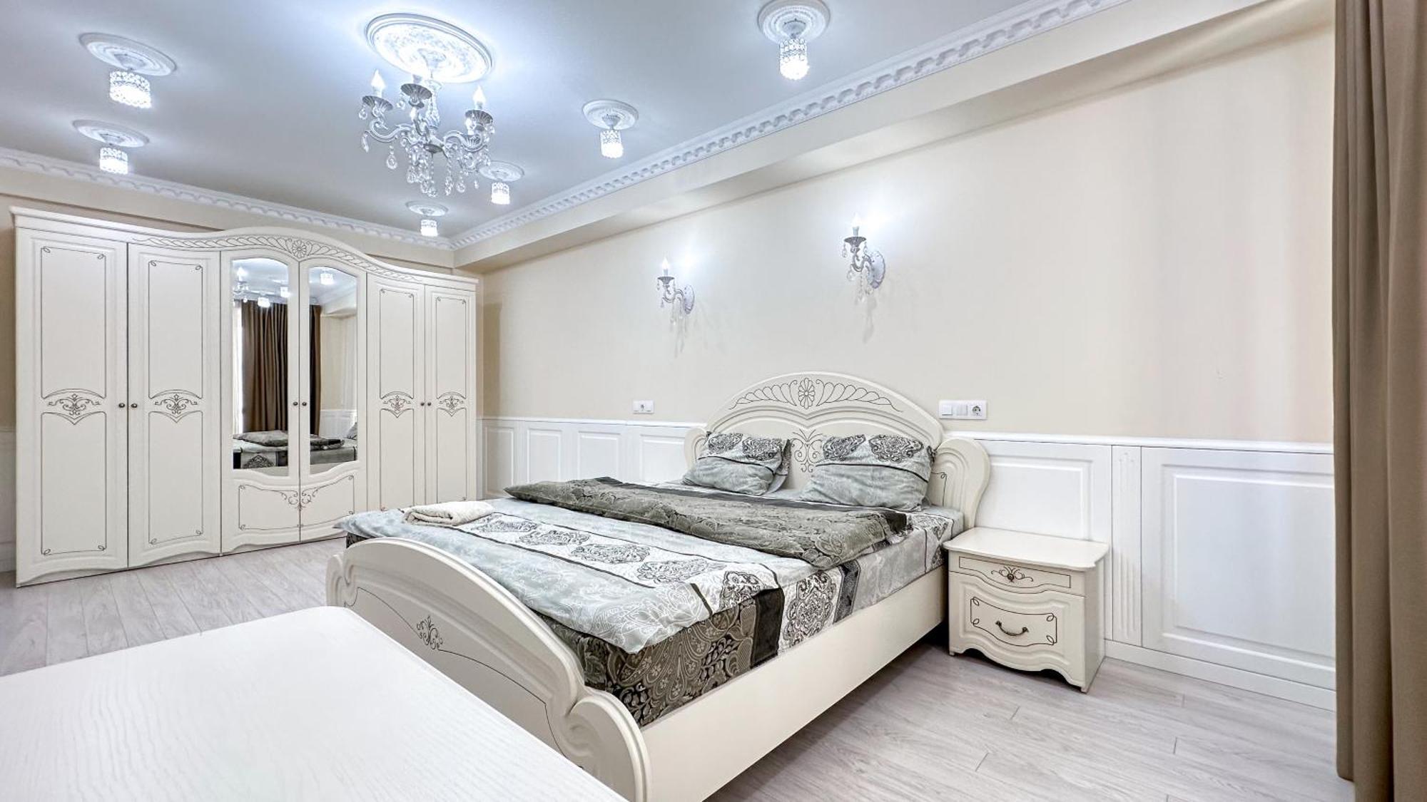 Business Class Apartments In The City Center Chişinǎu Buitenkant foto