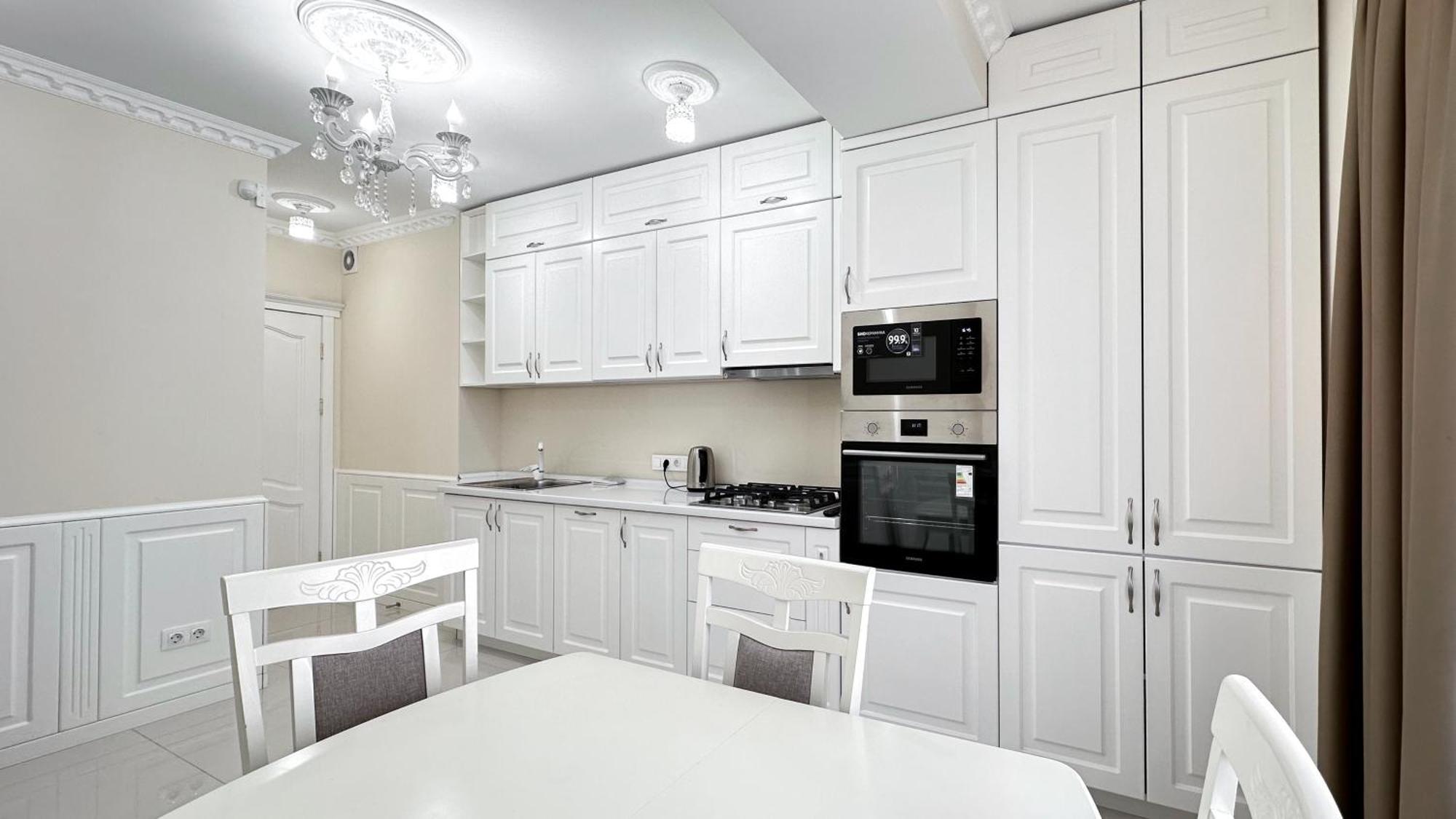 Business Class Apartments In The City Center Chişinǎu Buitenkant foto