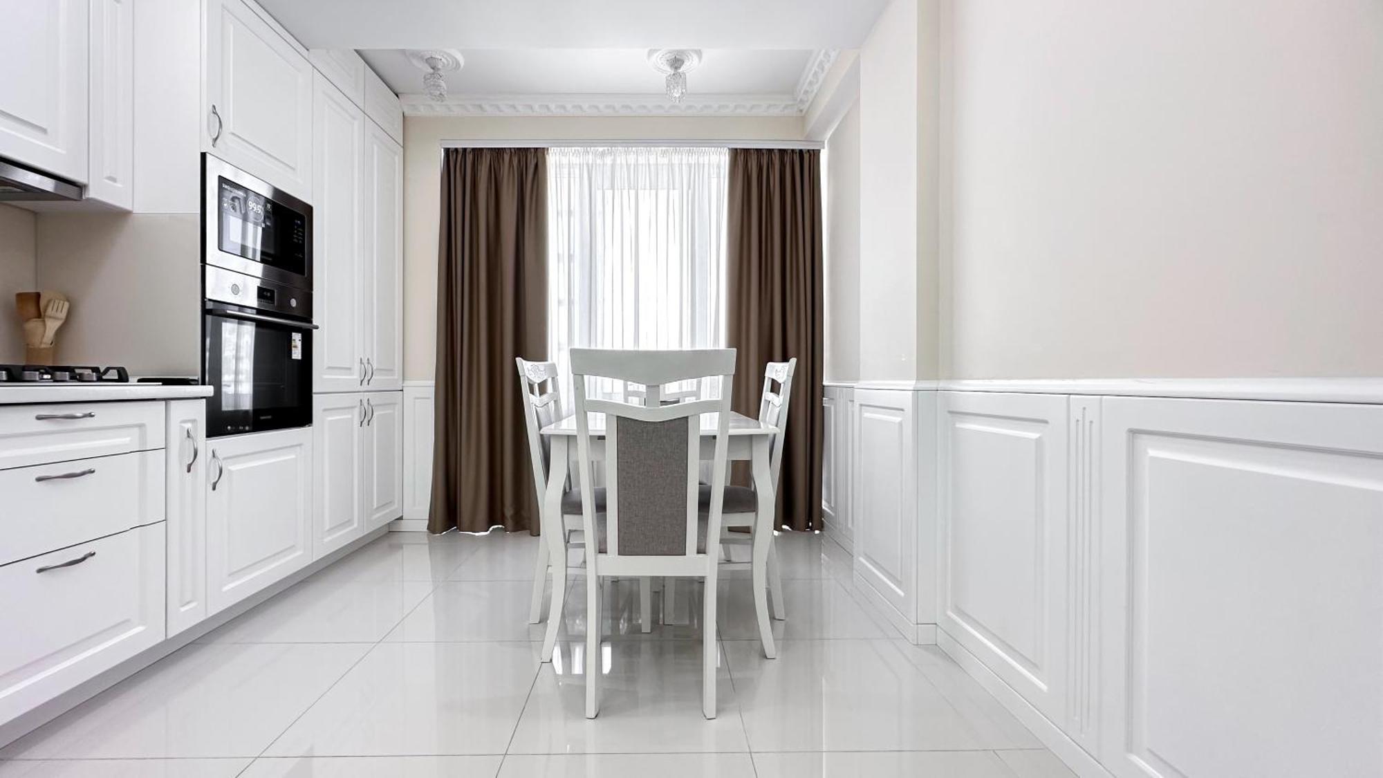 Business Class Apartments In The City Center Chişinǎu Buitenkant foto